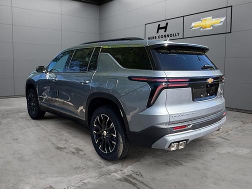 Sterling Gray Metallic 2026 Chevrolet Traverse LT