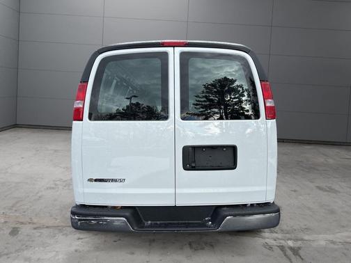 Summit White 2025 Chevrolet Express 3500 RWD 3500 Extended Wheelbase WT