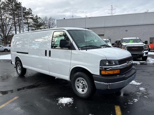 2025 Chevrolet Express 3500 RWD 3500 Extended Wheelbase WT