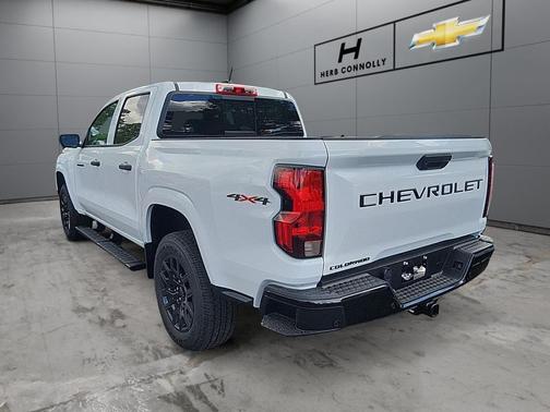 Summit White 2026 Chevrolet Colorado WT