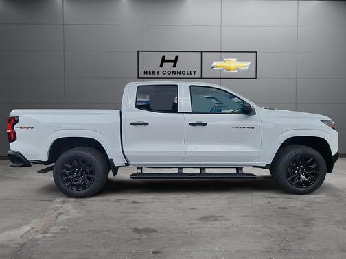 Summit White 2026 Chevrolet Colorado WT