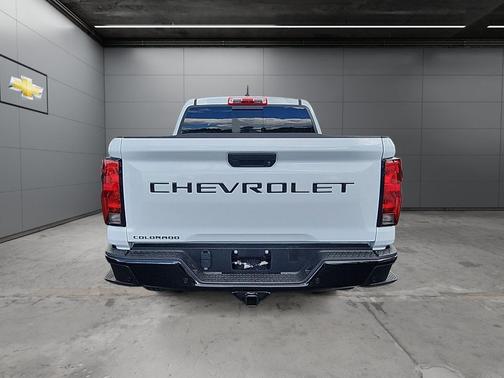 Summit White 2026 Chevrolet Colorado WT