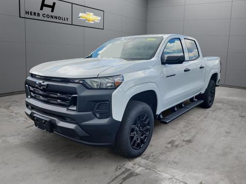 Summit White 2026 Chevrolet Colorado WT