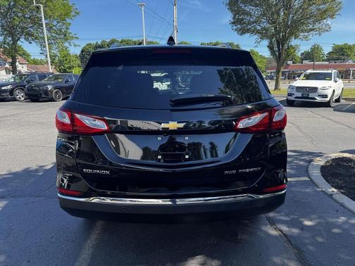 Mosaic Black Metallic 2020 Chevrolet Equinox L