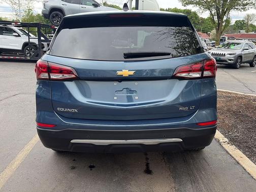 Lakeshore Blue Metallic 2024 Chevrolet Equinox 1LT