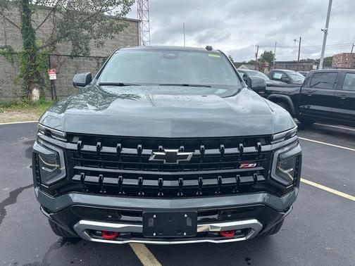 2025 Chevrolet Suburban 4WD Z71