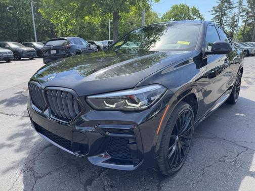 Black Sapphire Metallic 2022 BMW X6 M50i