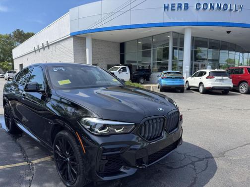 Black Sapphire Metallic 2022 BMW X6 M50i