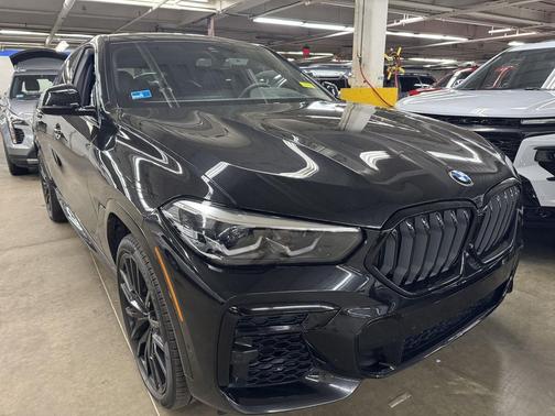 Black Sapphire Metallic 2022 BMW X6 M50i