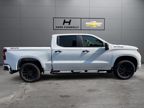 Summit White 2026 Chevrolet Silverado 1500 Custom
