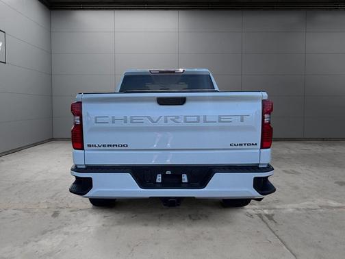 Summit White 2026 Chevrolet Silverado 1500 Custom