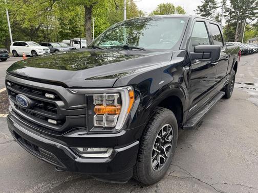 Agate Black Metallic 2023 Ford F-150 XLT