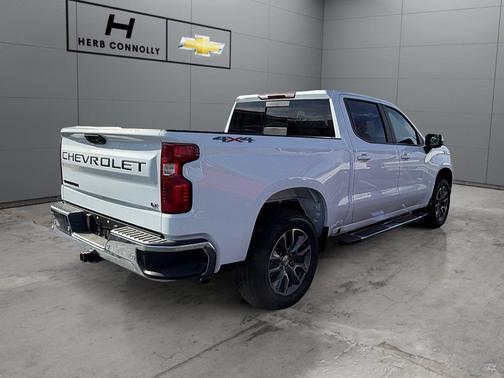 Summit White 2026 Chevrolet Silverado 1500 LT