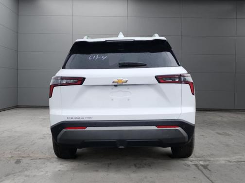 Summit White 2026 Chevrolet Equinox 1LT