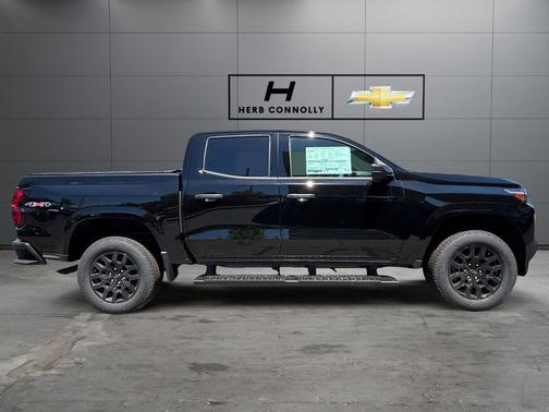 Black 2026 Chevrolet Colorado WT