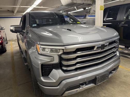 Sterling Gray Metallic 2023 Chevrolet Silverado 1500 High Country