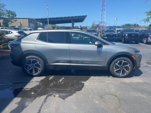 2025 Chevrolet Equinox EV LT