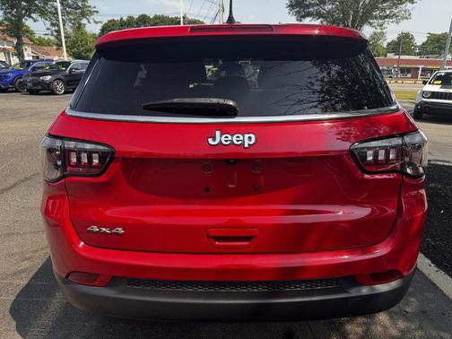 Redline Pearlcoat 2023 Jeep Compass Sport