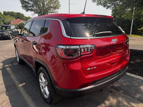 Redline Pearlcoat 2023 Jeep Compass Sport