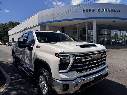 Iridescent Pearl Tricoat 2024 Chevrolet Silverado 2500 LTZ