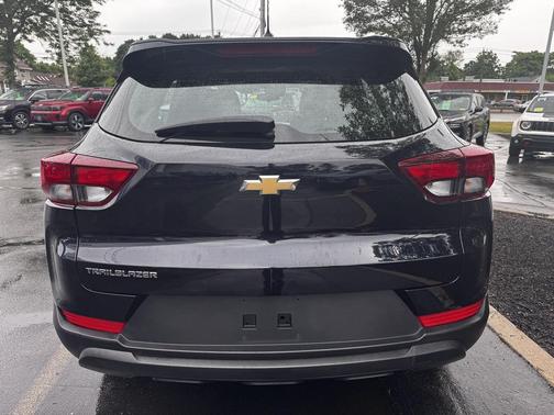 Midnight Blue Metallic 2021 Chevrolet Trailblazer LS