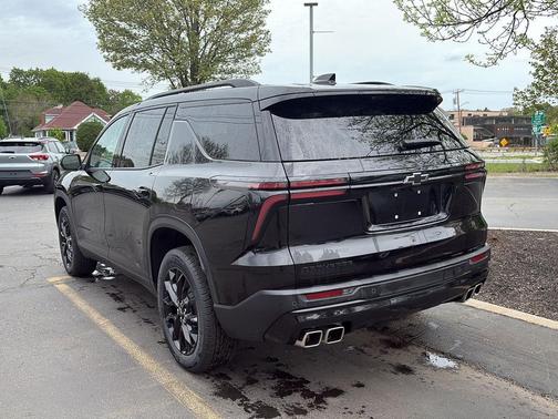 Mosaic Black Metallic 2026 Chevrolet Traverse LT