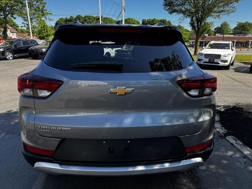 Sterling Gray Metallic 2025 Chevrolet Trailblazer LT