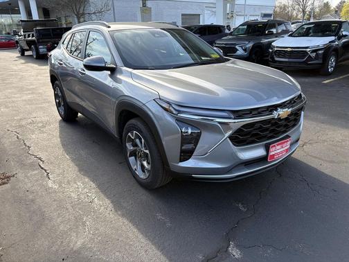 Sterling Gray Metallic 2026 Chevrolet Trax LT