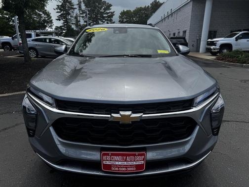 Sterling Gray Metallic 2026 Chevrolet Trax LT