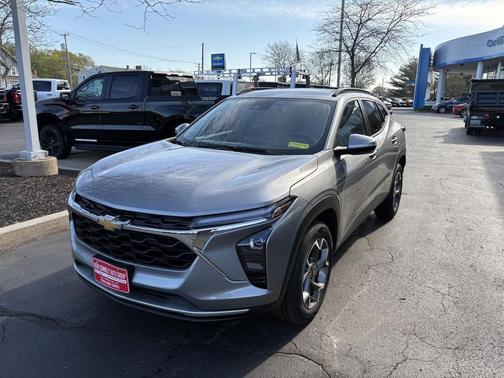 Sterling Gray Metallic 2026 Chevrolet Trax LT