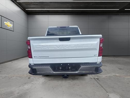 Summit White 2026 Chevrolet Silverado 1500 LT