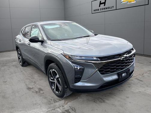 Sterling Gray Metallic 2026 Chevrolet Trax FWD 1RS