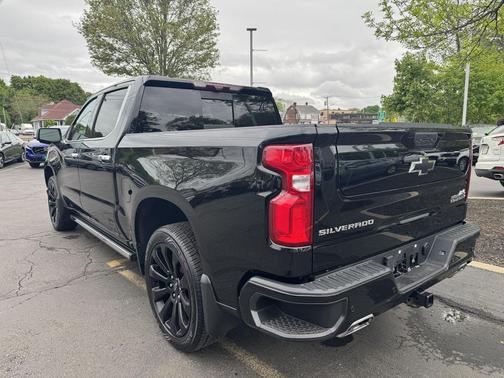 Black 2021 Chevrolet Silverado 1500 High Country