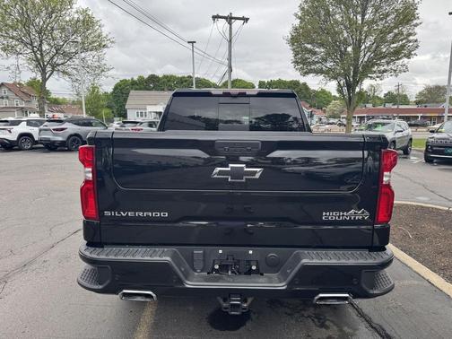 Black 2021 Chevrolet Silverado 1500 High Country