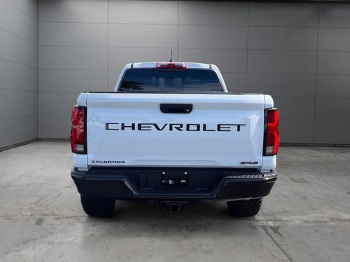 Summit White 2026 Chevrolet Colorado ZR2