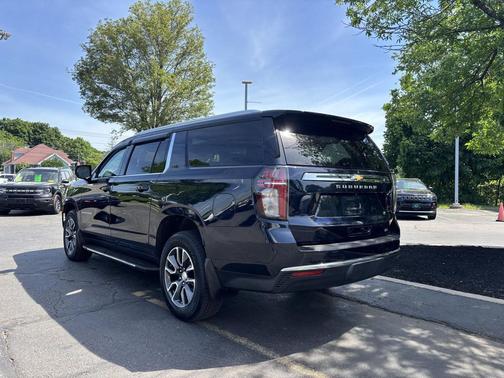 Midnight Blue Metallic 2021 Chevrolet Suburban LT