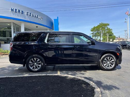 Midnight Blue Metallic 2021 Chevrolet Suburban LT