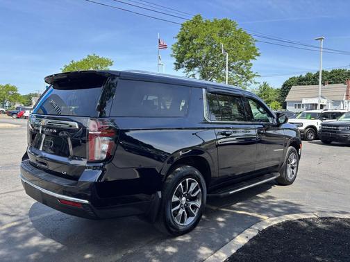 Midnight Blue Metallic 2021 Chevrolet Suburban LT