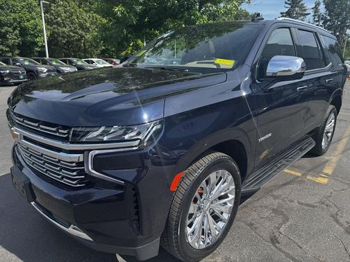 Midnight Blue Metallic 2021 Chevrolet Suburban LT