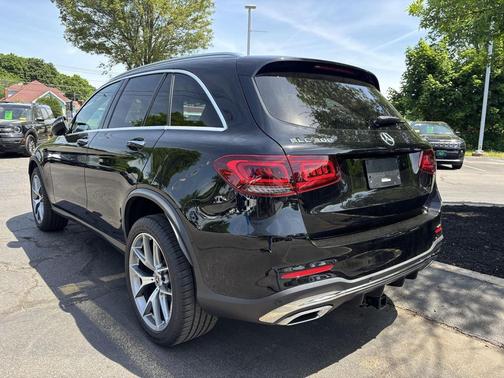 Black 2022 Mercedes-Benz GLC 300 4MATIC