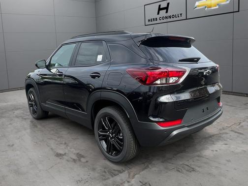 Mosaic Black Metallic 2026 Chevrolet Trailblazer LT