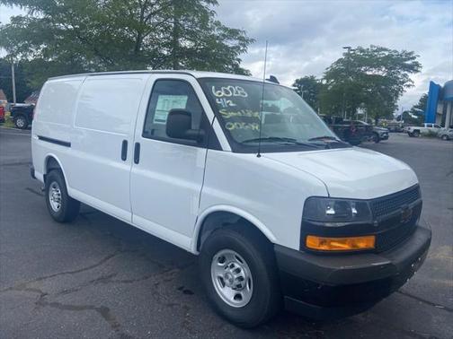 2025 Chevrolet Express 2500 RWD 2500 Regular Wheelbase WT