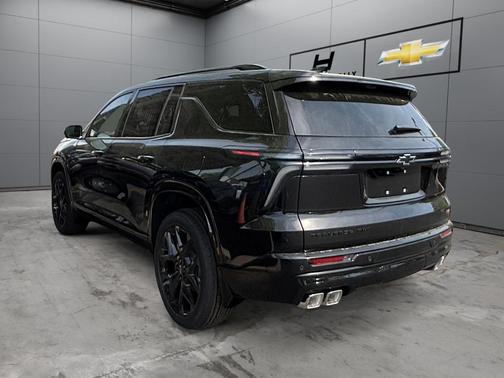 Mosaic Black Metallic 2026 Chevrolet Traverse RS