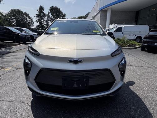 Silver Flare Metallic 2022 Chevrolet Bolt EUV FWD LT