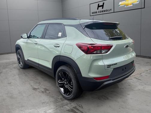 Cacti Green 2026 Chevrolet Trailblazer LT