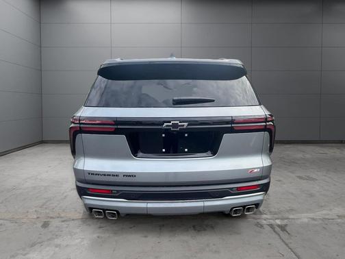 Sterling Gray Metallic 2027 Chevrolet Traverse AWD Z71