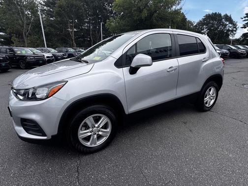 Silver Ice Metallic 2022 Chevrolet Trax LS
