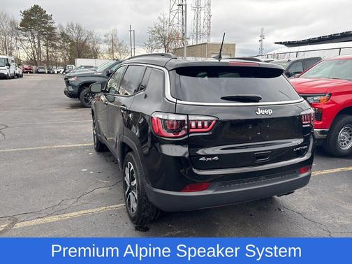 Diamond Black Crystal Pearlcoat 2022 Jeep Compass Limited
