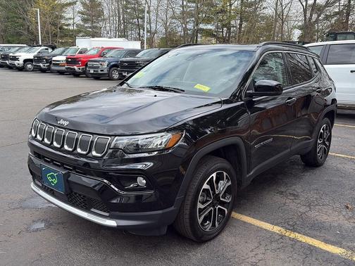 Diamond Black Crystal Pearlcoat 2022 Jeep Compass Limited