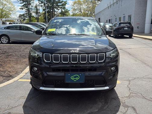 Diamond Black Crystal Pearlcoat 2022 Jeep Compass Limited